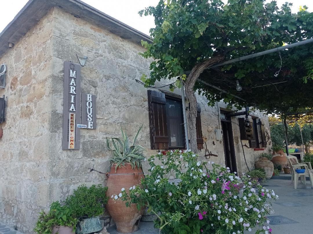 Traditional House Maria Azoyirás Esterno foto